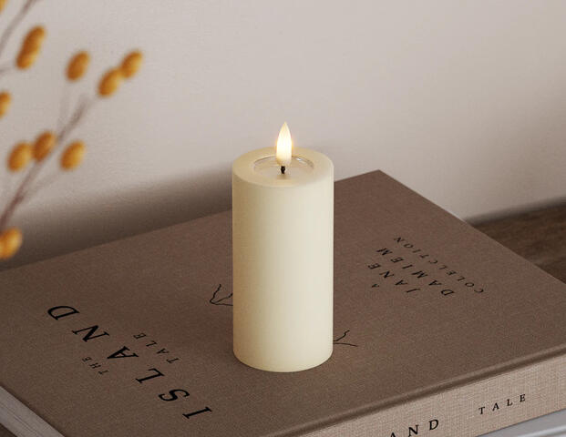 Stumpenkerze Creme